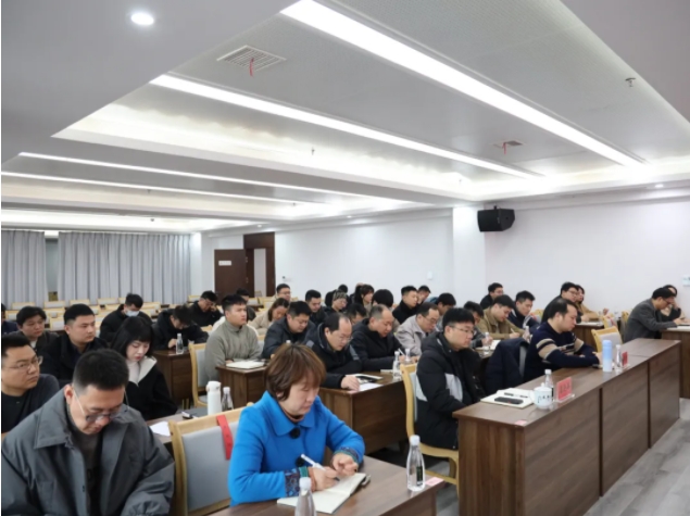 市城投集團召開違規(guī)套取資金問題專項整治暨國有、集體資產(chǎn)違規(guī)轉(zhuǎn)租問題專項治理工作推進會
